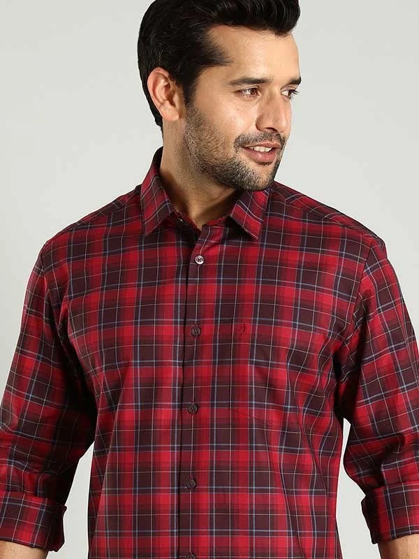 Indian Terrain Men's Regular Fit Full Sleeve Checkered Maroon Shirt